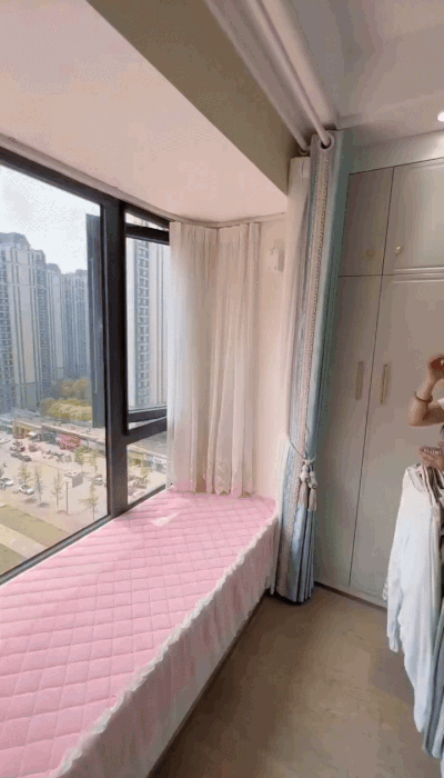 Premium Telescopic Retractable Clothesline – Compact & Adjustable Drying Rope | Belvoria Outlet